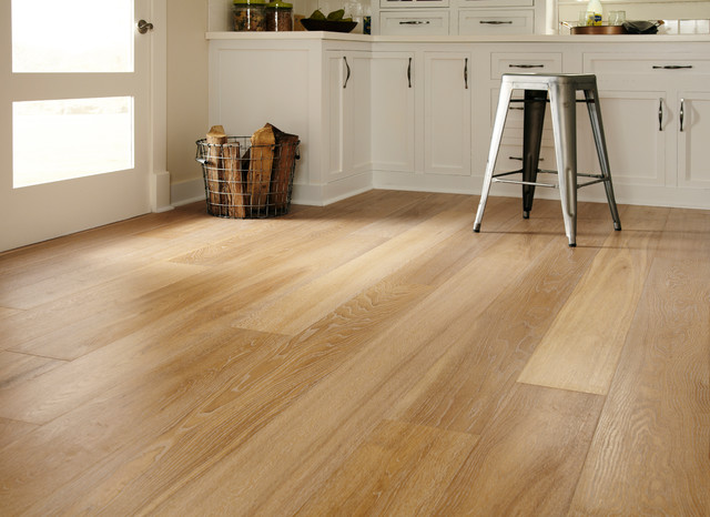 Reasons Why Oak Hardwood Flooring Is Perfect For Your Kitchen